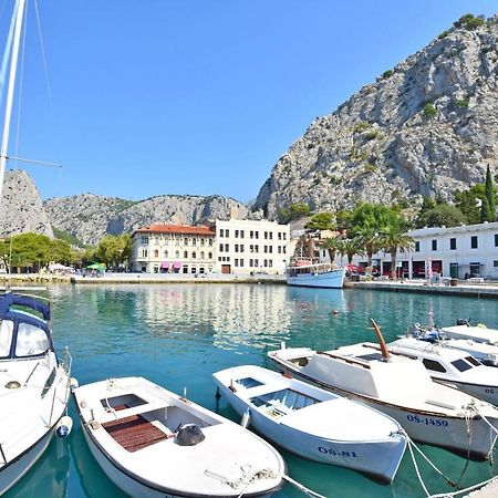 Apartments Mira Omis Luaran gambar