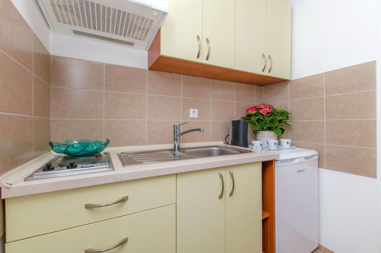 Apartments Mira Omis Luaran gambar