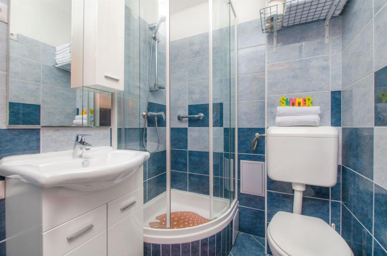 Apartments Mira Omis Luaran gambar