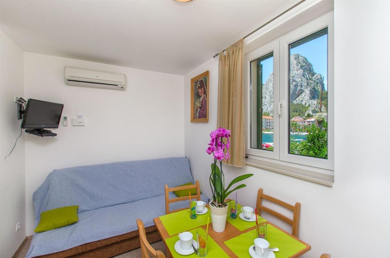 Apartments Mira Omis Luaran gambar