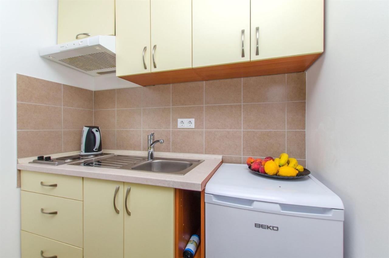 Apartments Mira Omis Luaran gambar