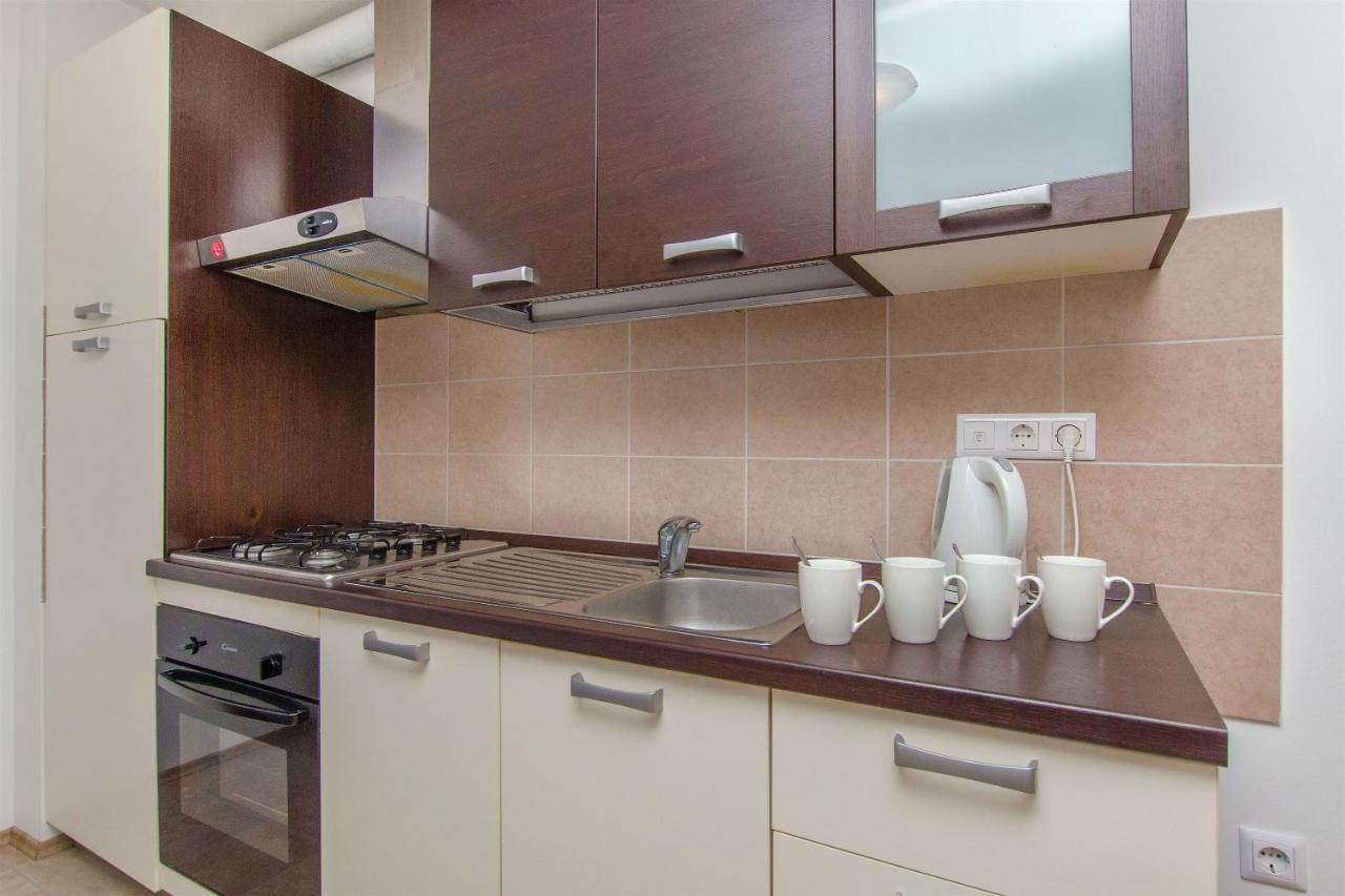 Apartments Mira Omis Luaran gambar
