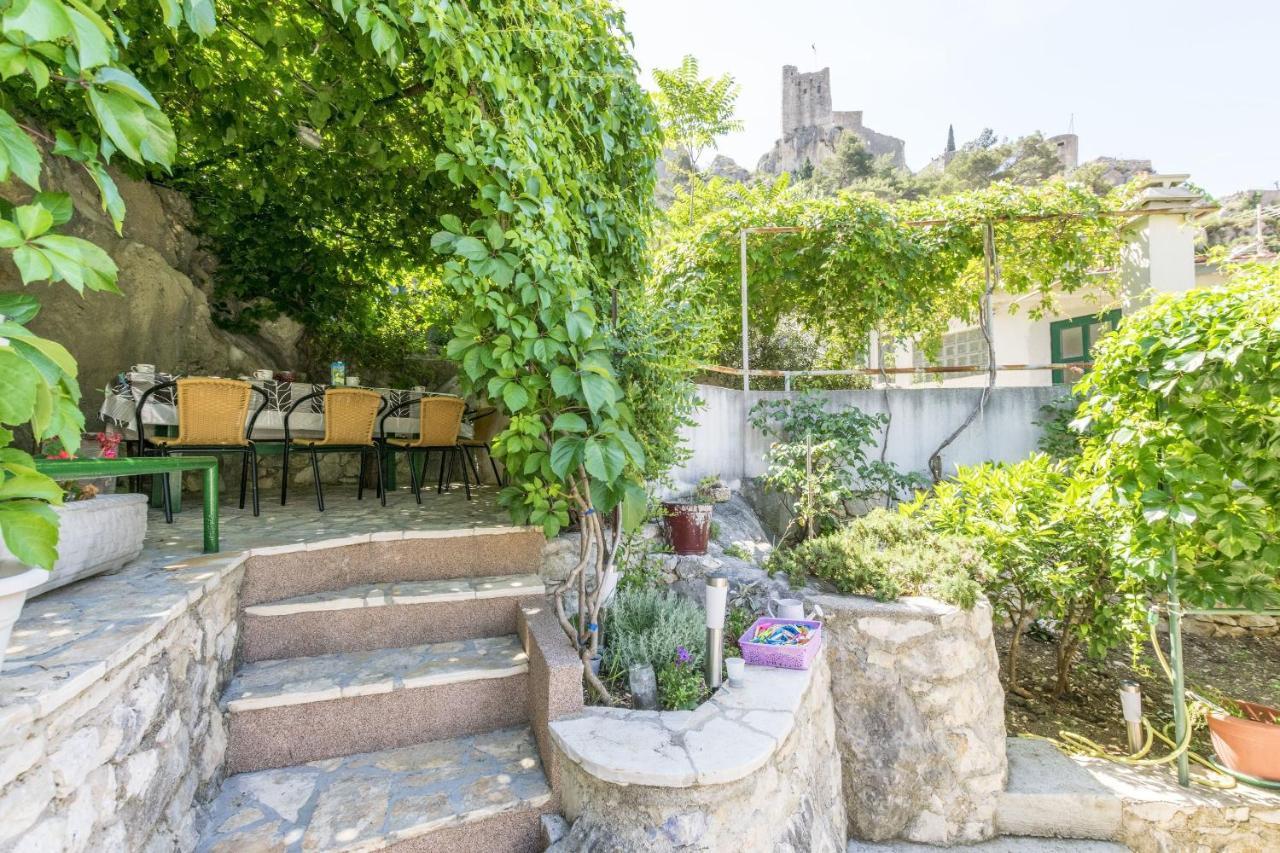 Apartments Mira Omis Luaran gambar