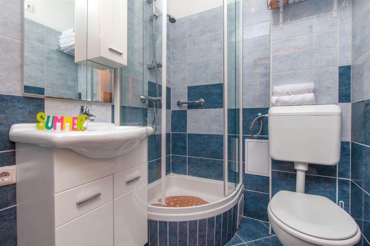 Apartments Mira Omis Luaran gambar