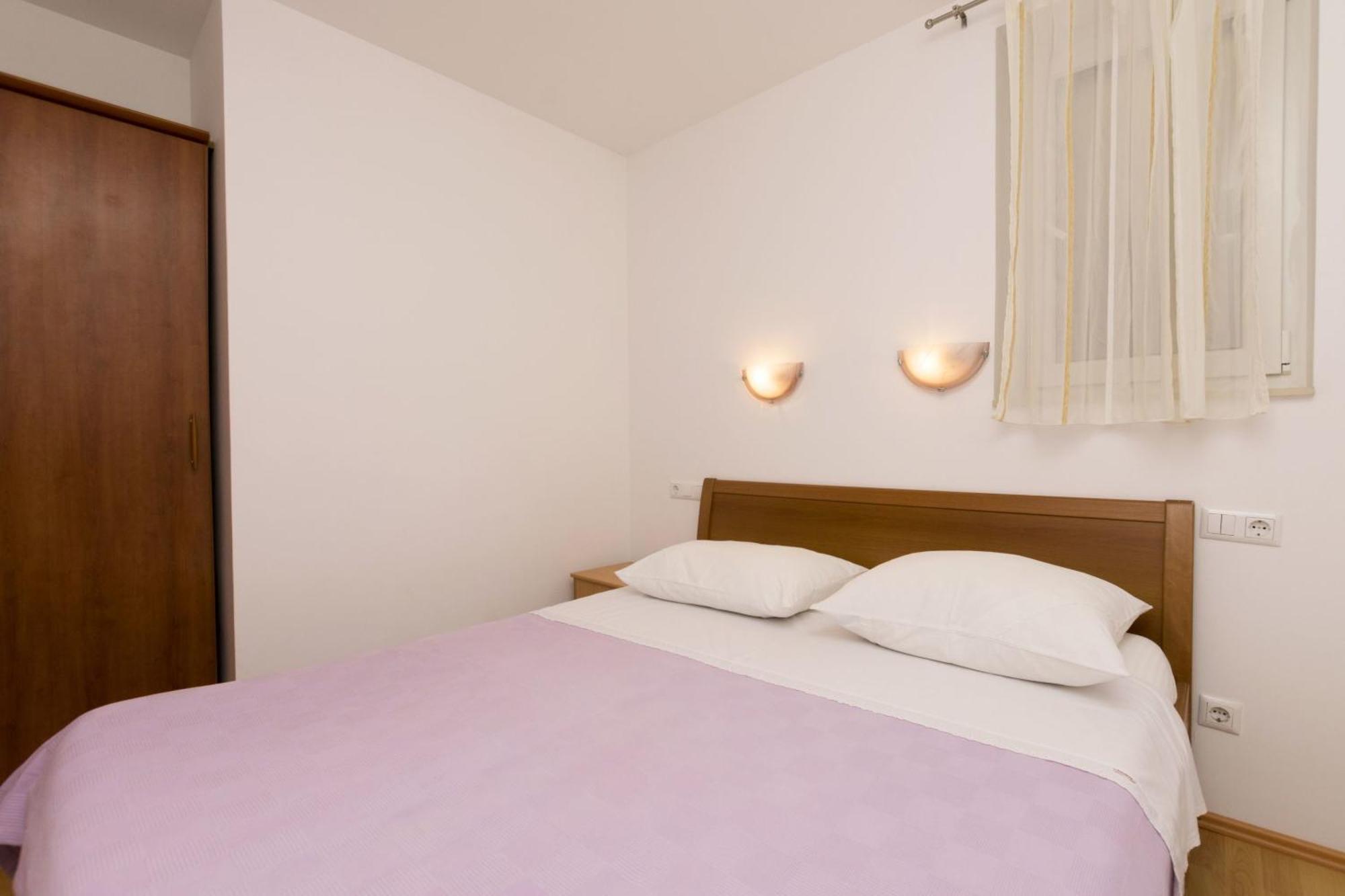 Apartments Mira Omis Luaran gambar