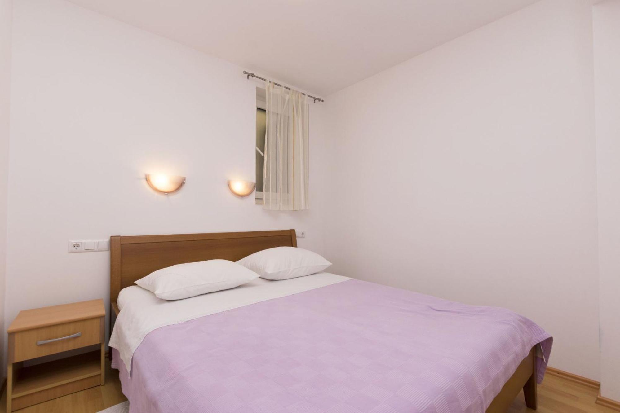 Apartments Mira Omis Luaran gambar