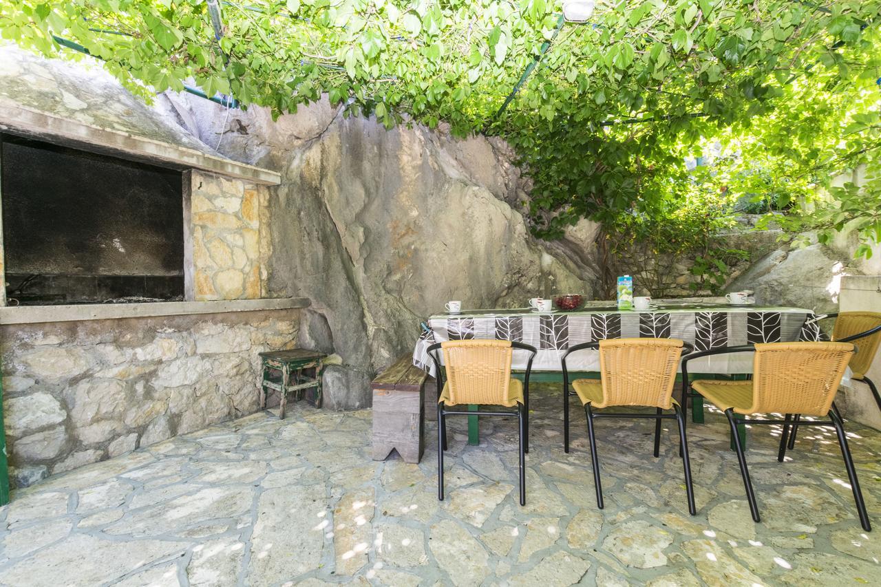 Apartments Mira Omis Luaran gambar