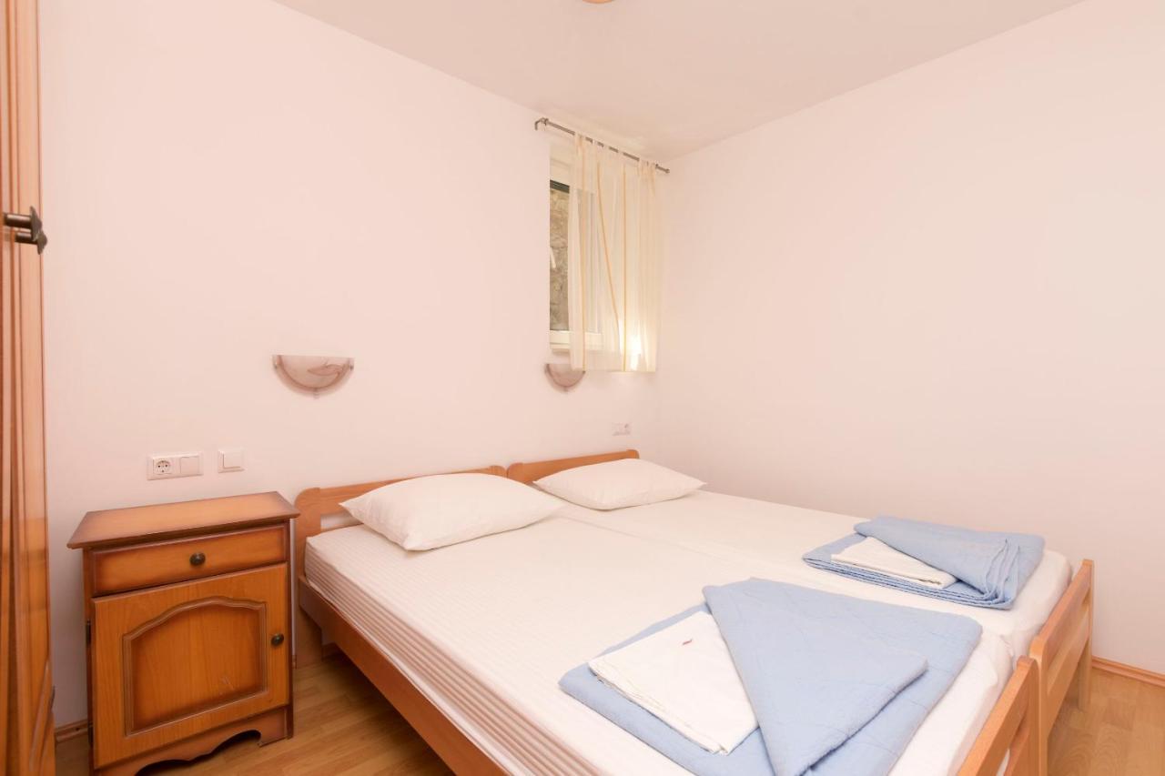 Apartments Mira Omis Luaran gambar